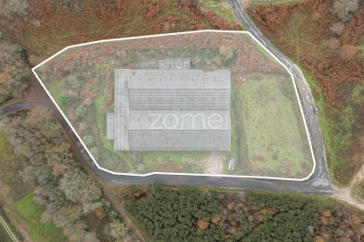 Terreno Comércio / Armazém para Venda em Aboim da Nóbrega e Gondomar