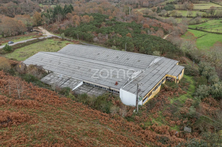 Terreno Comércio / Armazém para Venda em Aboim da Nóbrega e Gondomar Foto 8