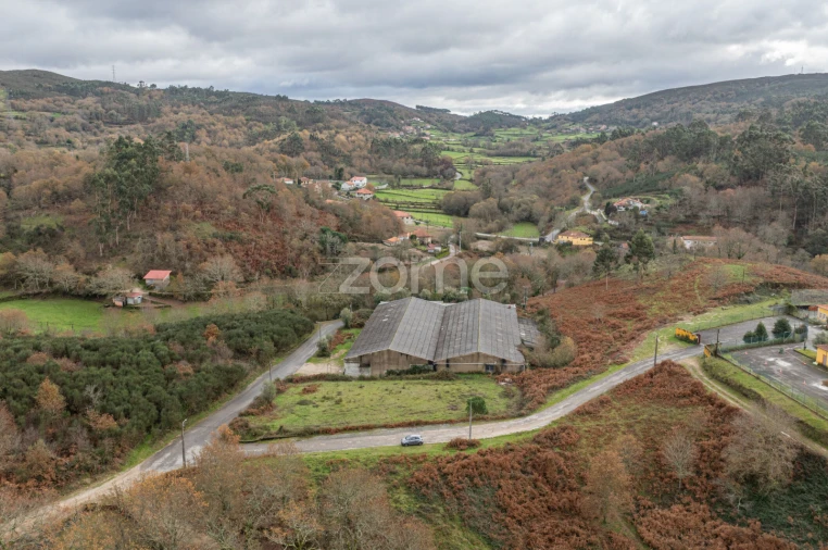 Terreno Comércio / Armazém para Venda em Aboim da Nóbrega e Gondomar Foto 10