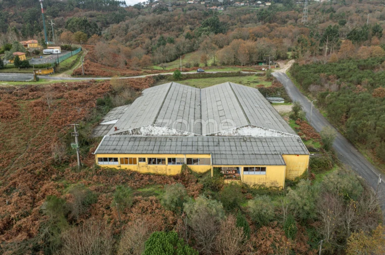 Terreno Comércio / Armazém para Venda em Aboim da Nóbrega e Gondomar Foto 15
