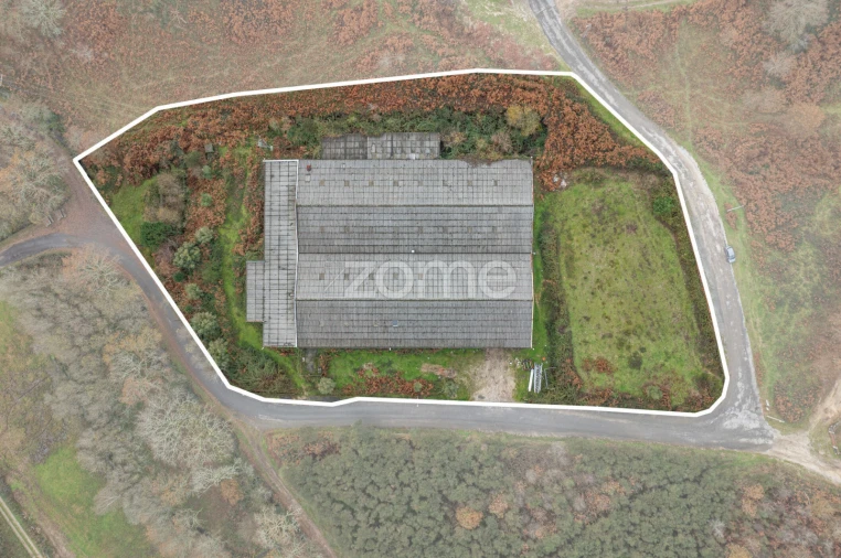 Terreno Comércio / Armazém para Venda em Aboim da Nóbrega e Gondomar Foto 2