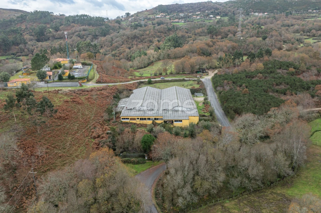 Terreno Comércio / Armazém para Venda em Aboim da Nóbrega e Gondomar Foto 5