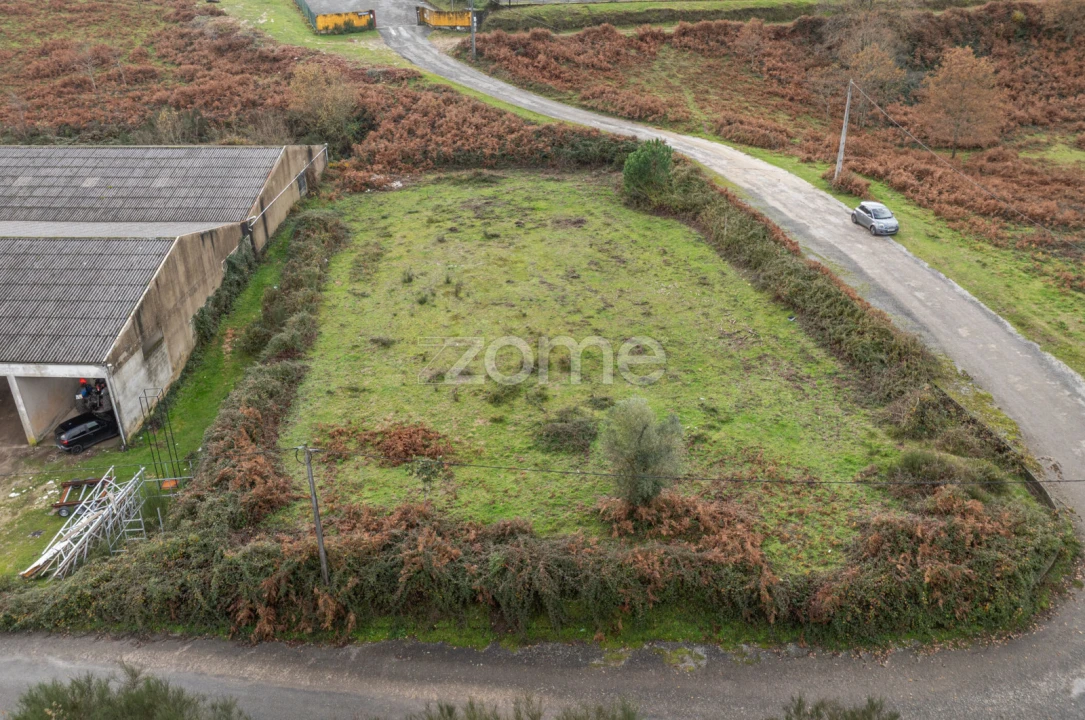 Terreno Comércio / Armazém para Venda em Aboim da Nóbrega e Gondomar Foto 12