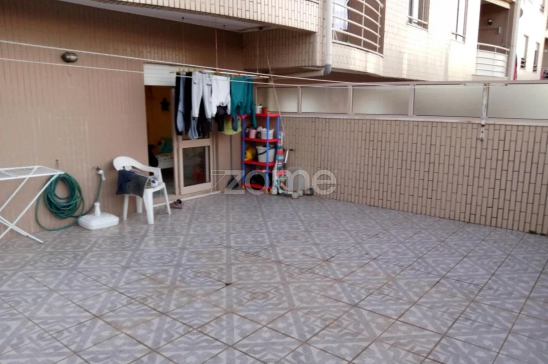 Apartamento T2 para Venda em Serzedo e Perosinho Foto 15
