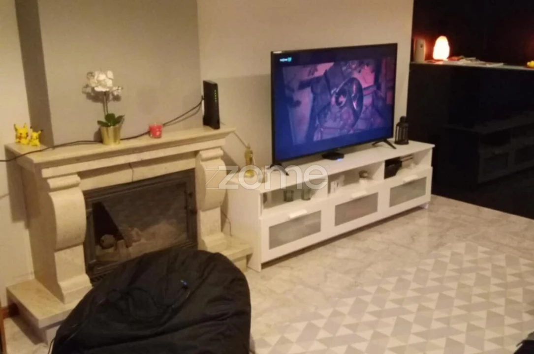 Apartamento T2 para Venda em Serzedo e Perosinho Foto 2