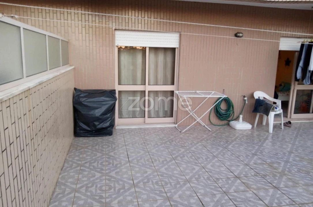Apartamento T2 para Venda em Serzedo e Perosinho Foto 14