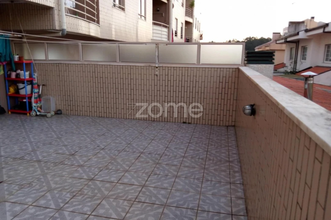 Apartamento T2 para Venda em Serzedo e Perosinho Foto 13