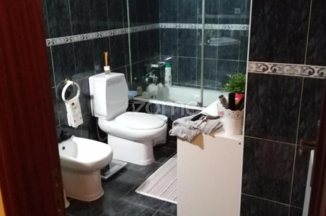 Apartamento T2 para Venda em Serzedo e Perosinho Foto 9