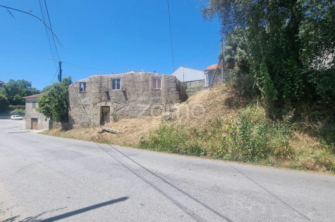 Moradia T9 para Venda em Guisande e Oliveira (São Pedro) Foto 2