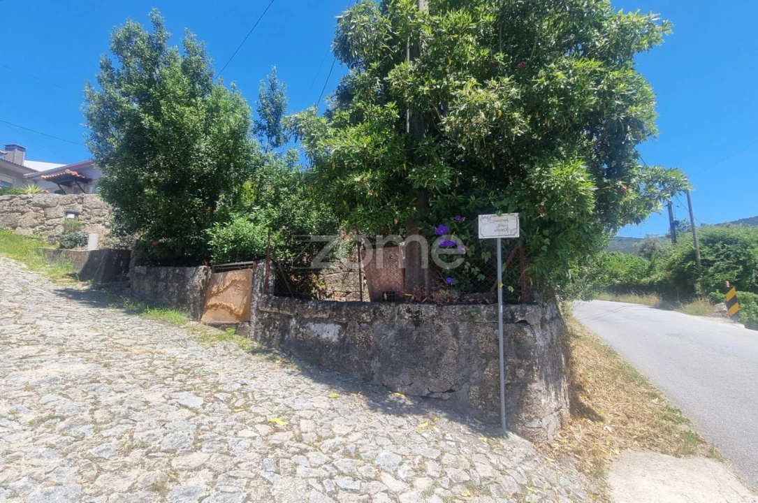 Moradia T9 para Venda em Guisande e Oliveira (São Pedro) Foto 4