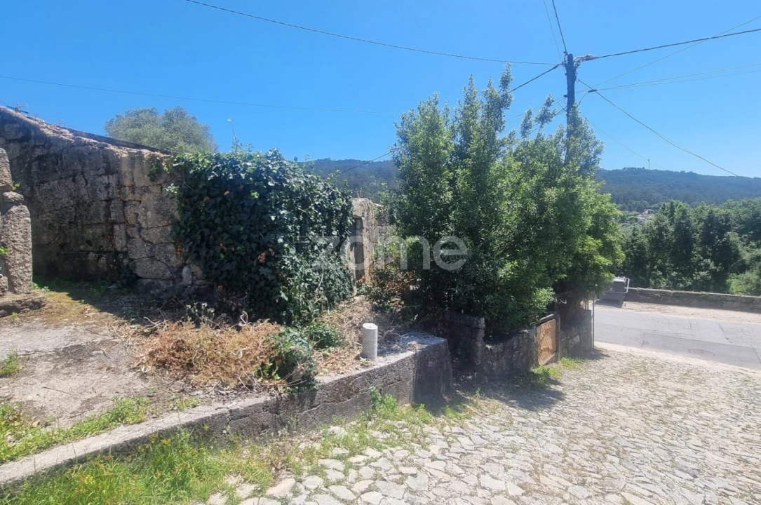 Moradia T9 para Venda em Guisande e Oliveira (São Pedro) Foto 5