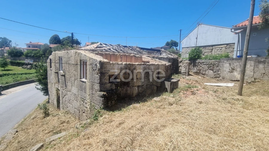 Moradia T9 para Venda em Guisande e Oliveira (São Pedro)