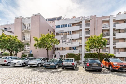 Apartamento T3 para Venda em Ferreiros e Gondizalves