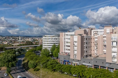 Apartamento T3 para Venda em Ferreiros e Gondizalves