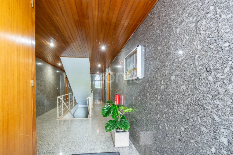Apartamento T3 para Venda em Ferreiros e Gondizalves Foto 33
