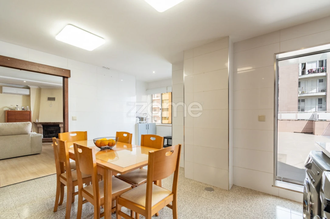 Apartamento T3 para Venda em Ferreiros e Gondizalves Foto 11