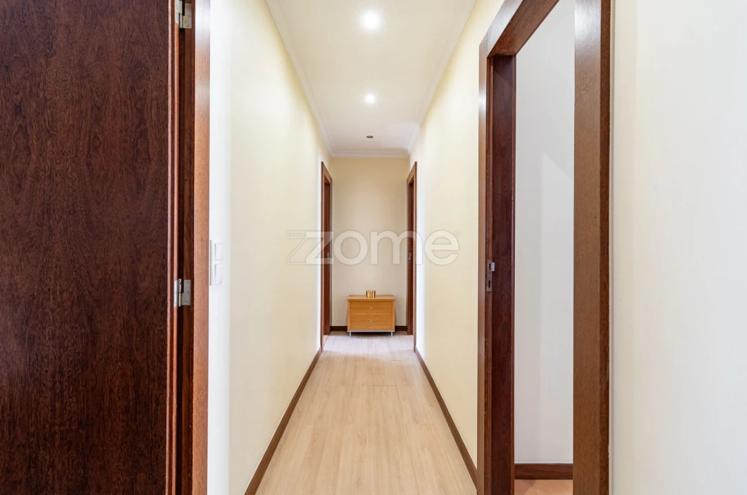 Apartamento T3 para Venda em Ferreiros e Gondizalves Foto 13
