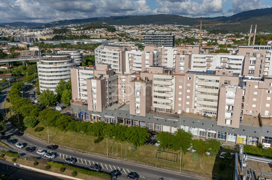 Apartamento T3 para Venda em Ferreiros e Gondizalves Foto 43