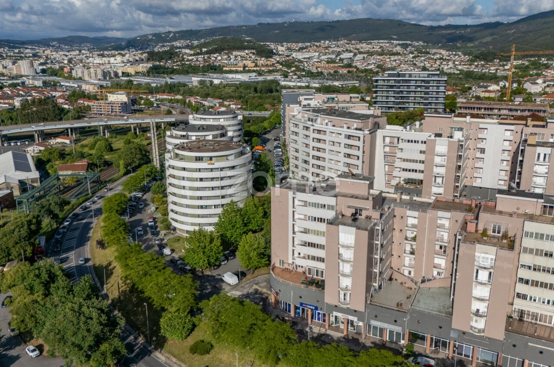 Apartamento T3 para Venda em Ferreiros e Gondizalves Foto 45