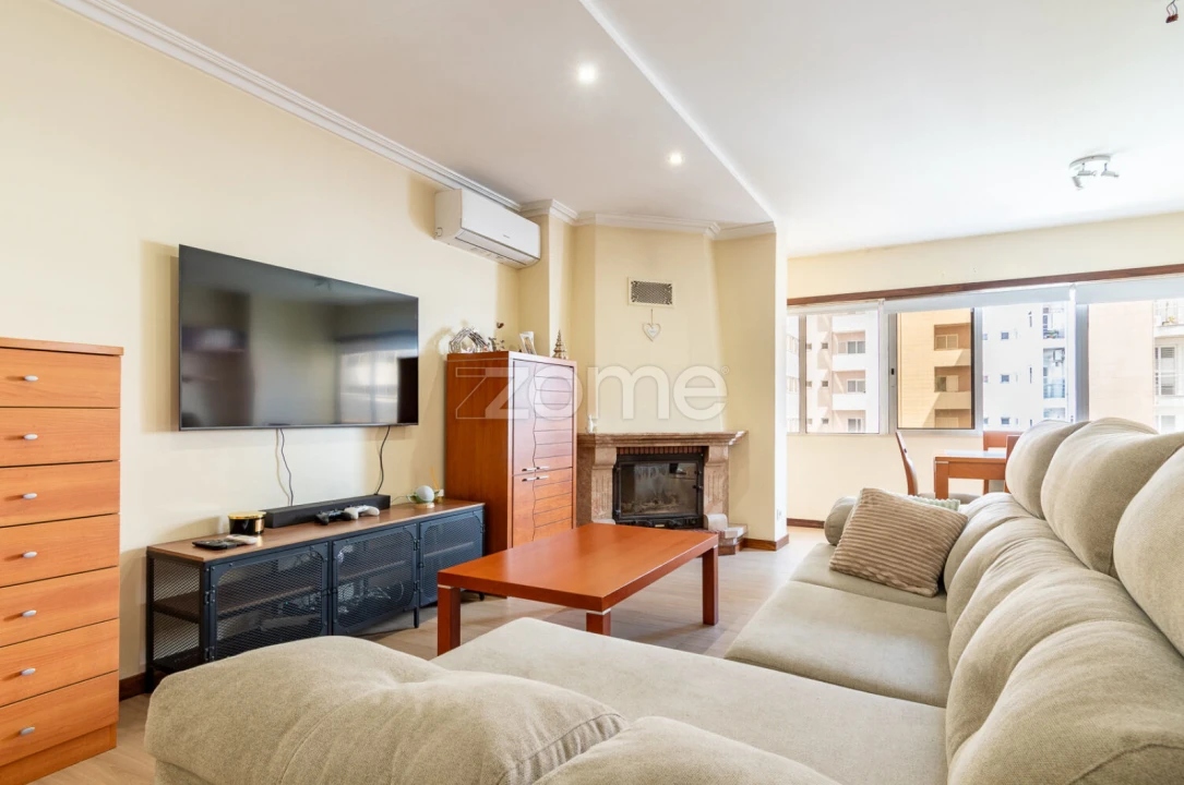 Apartamento T3 para Venda em Ferreiros e Gondizalves Foto 3