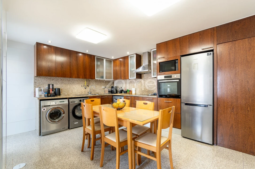 Apartamento T3 para Venda em Ferreiros e Gondizalves Foto 1