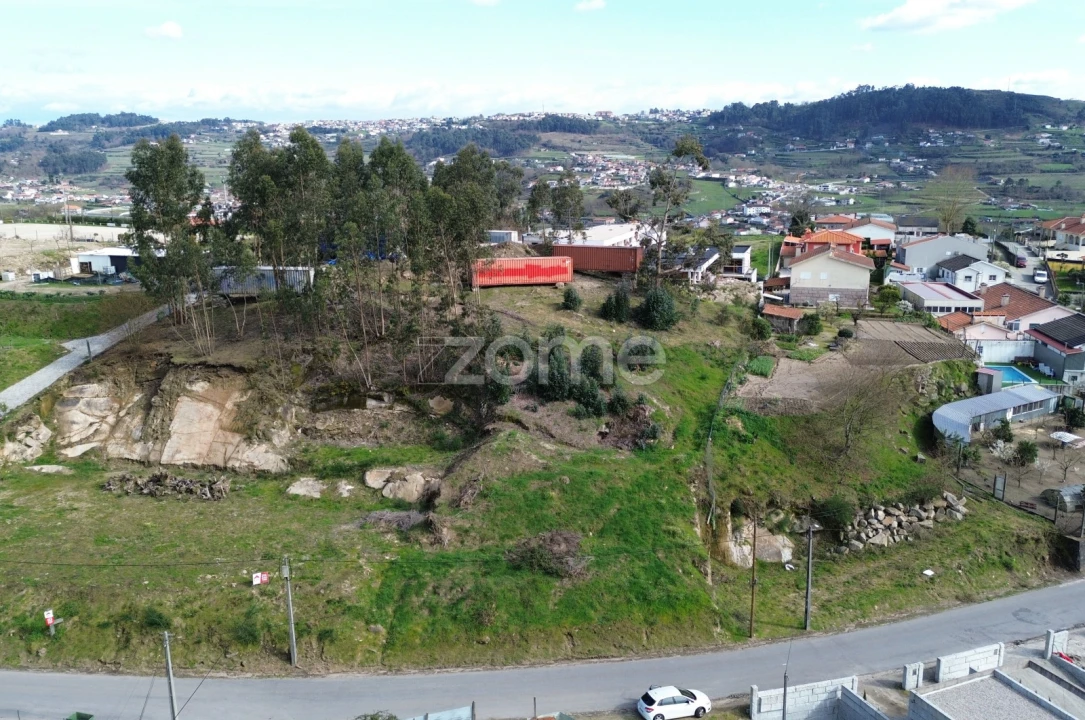 Terreno para Venda em Airães Foto 1