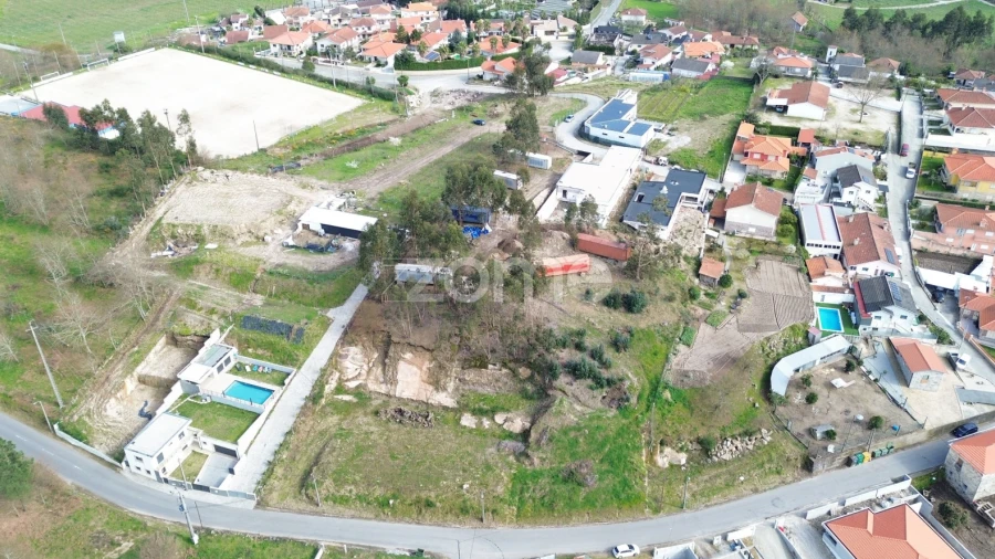 Terreno para Venda em Airães