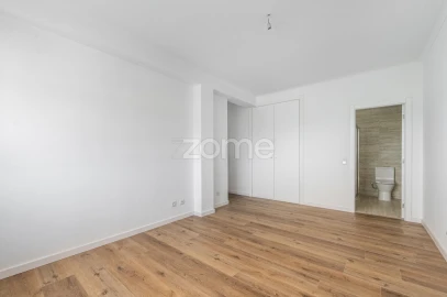 Apartamento T4 para Venda em Margaride, Várzea, Lagares, Varziela, Moure
