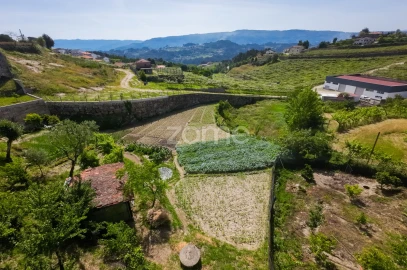 Terreno para Venda em Louredo
