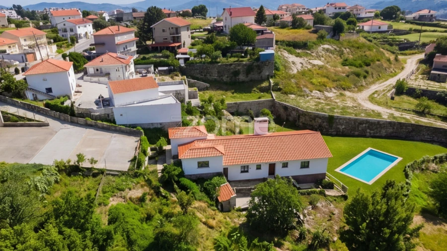 Terreno para Venda em Louredo