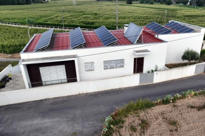 Moradia T3 para Venda em Salreu