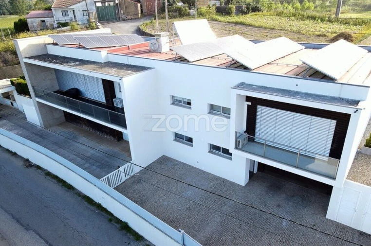Moradia T3 para Venda em Salreu Foto 38