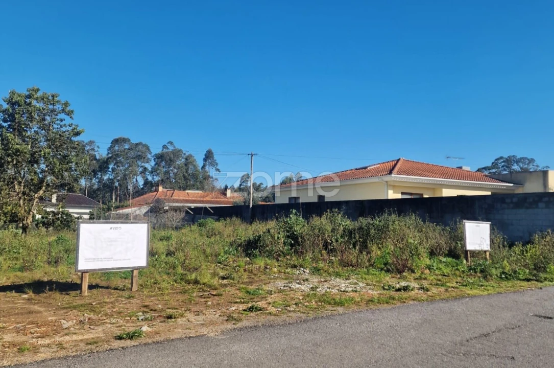 Moradia T4 para Venda em O. Azeméis, Riba-Ul, Ul, Macinhata Seixa, Madail Foto 13