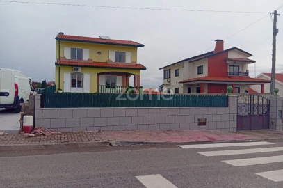 Moradia T4 para Venda em Oliveira do Bairro
