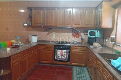 Moradia T4 para Venda em Oliveira do Bairro