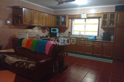 Moradia T4 para Venda em Oliveira do Bairro