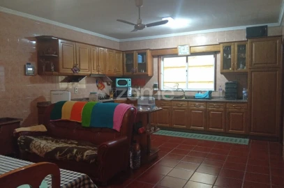 Moradia T4 para Venda em Oliveira do Bairro