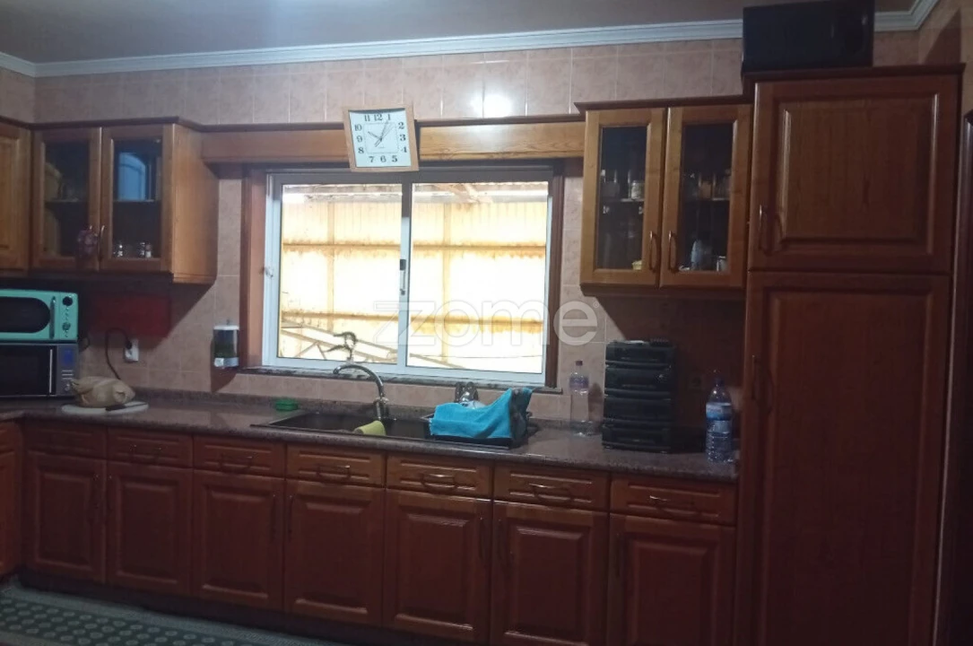 Moradia T4 para Venda em Oliveira do Bairro Foto 4