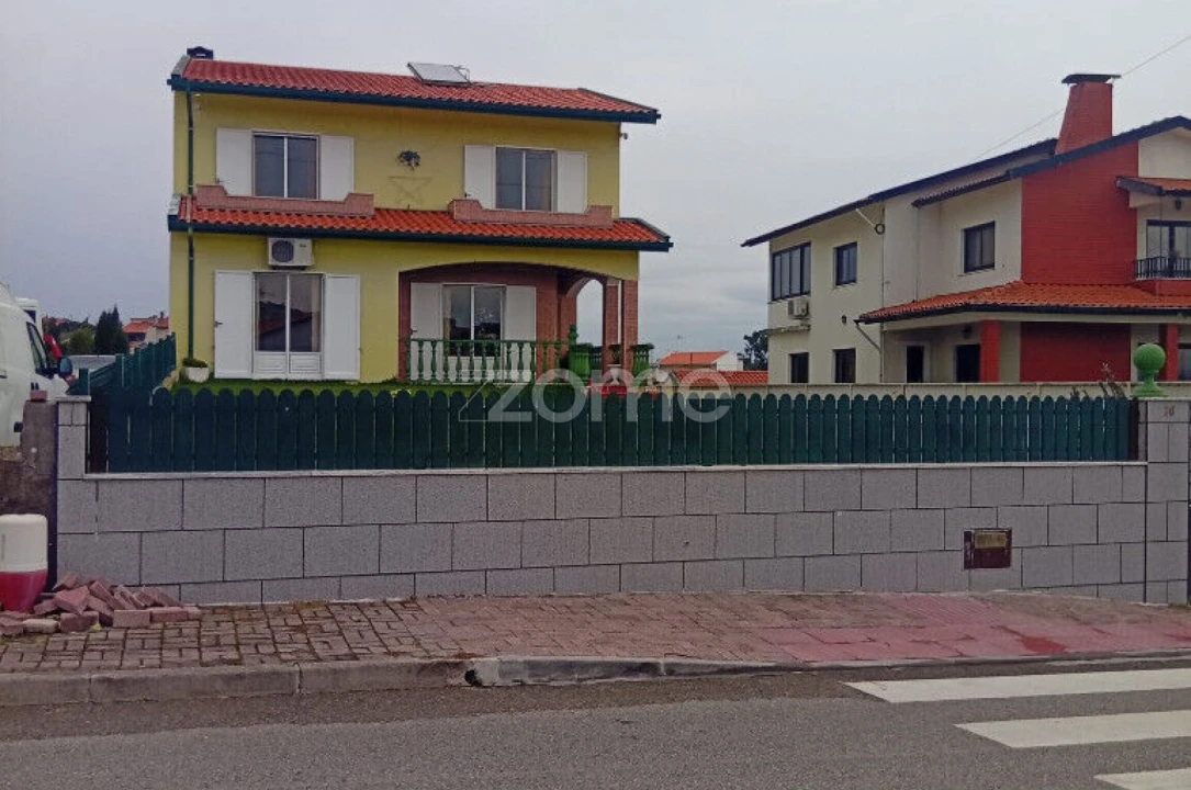Moradia T4 para Venda em Oliveira do Bairro Foto 3