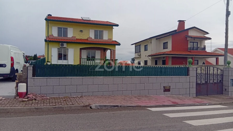 Moradia T4 para Venda em Oliveira do Bairro