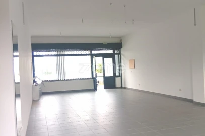 Negócio para Venda em Nogueira do Cravo e Pindelo