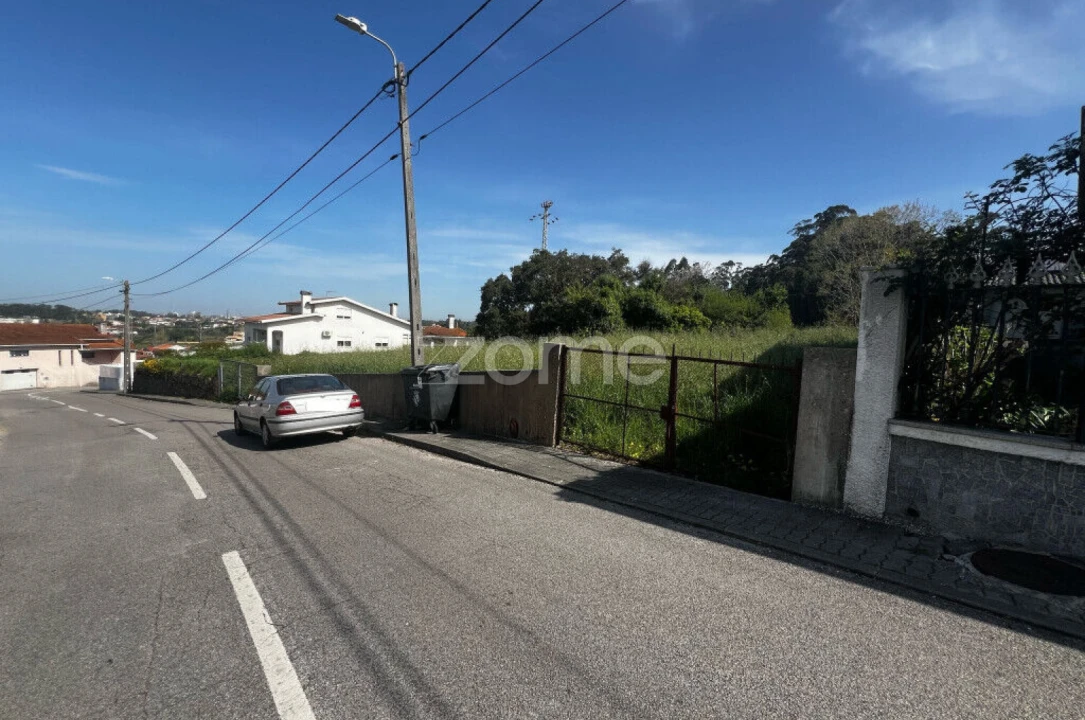Terreno para Venda em Salreu Foto 3