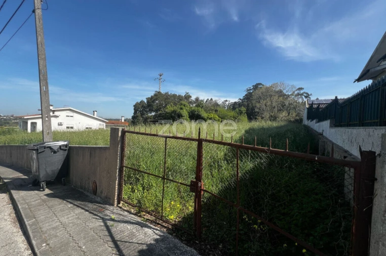Terreno para Venda em Salreu Foto 2