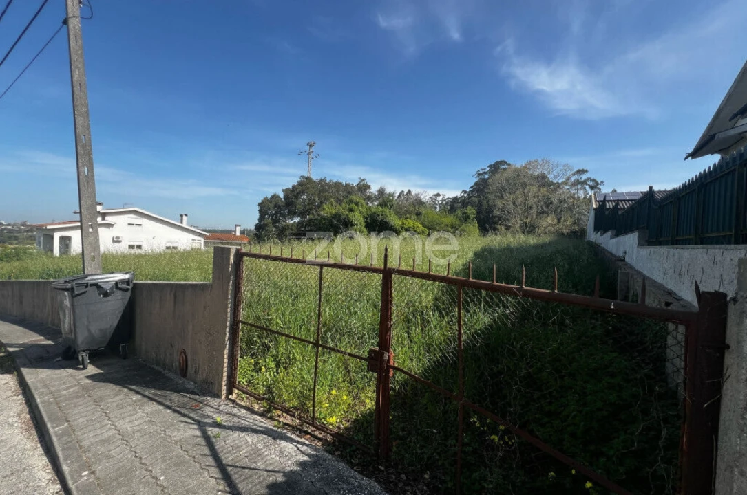 Terreno para Venda em Salreu Foto 2