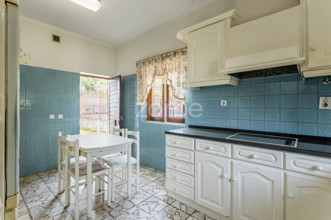 Moradia T4 para Venda em Loures Foto 11