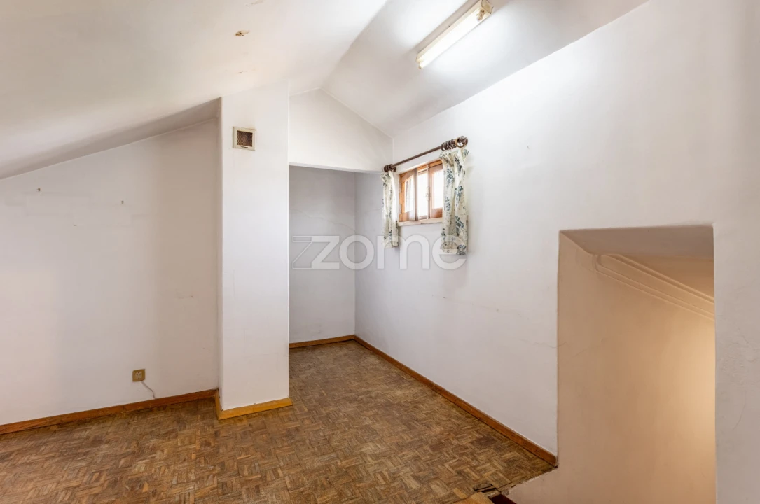 Moradia T4 para Venda em Loures Foto 30