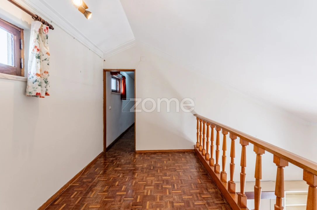 Moradia T4 para Venda em Loures Foto 31