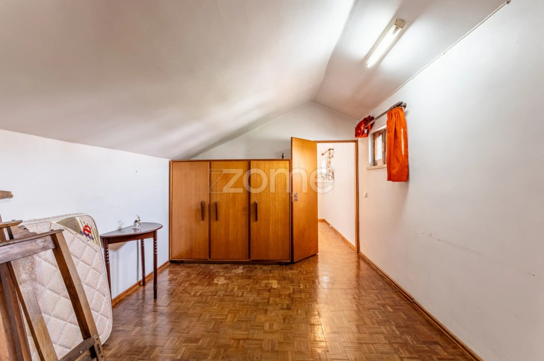 Moradia T4 para Venda em Loures Foto 33