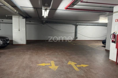 Garagem para Venda em Areeiro