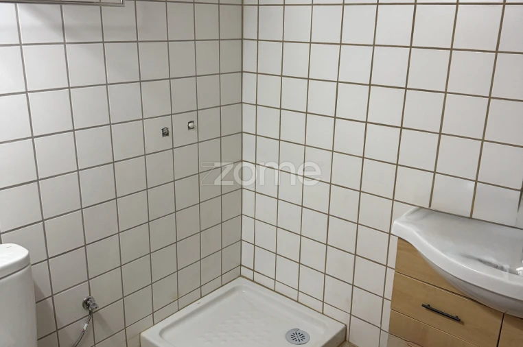 Moradia T4 para Venda em Alte Foto 11